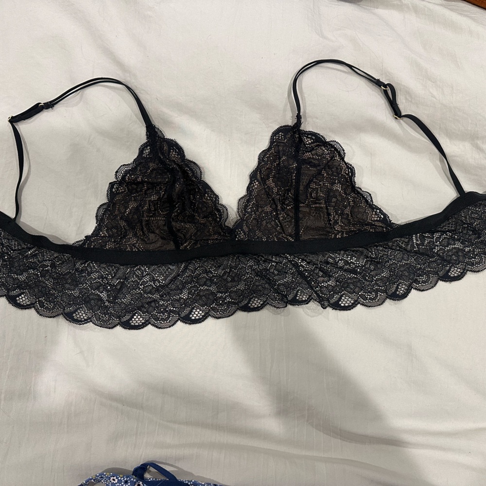 Black Lacey madewell bralette. Size M.